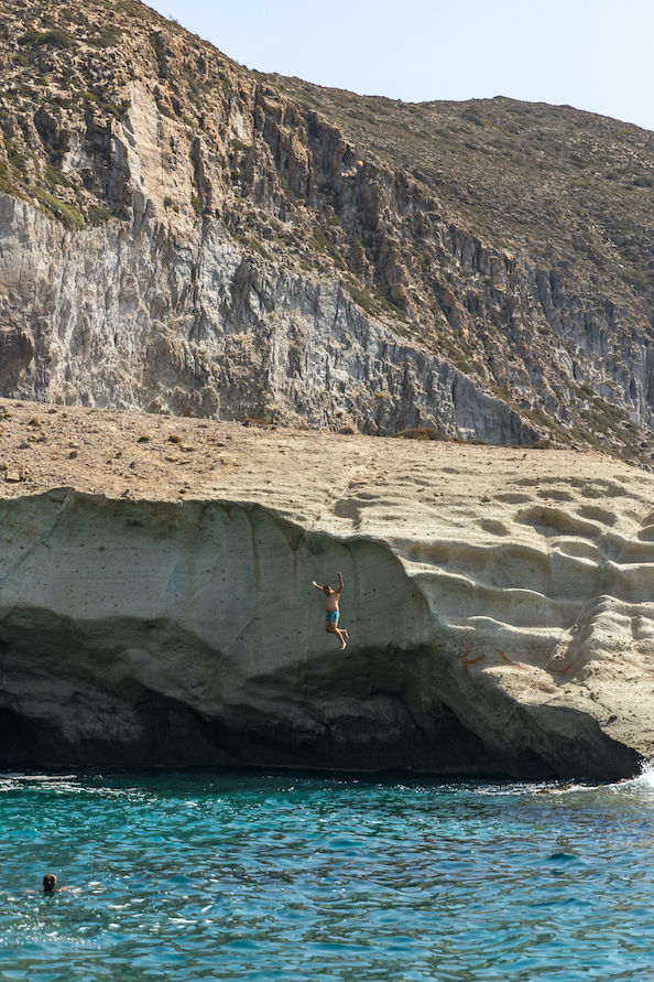 Paros Klippenspringen Kykladen Griechenland