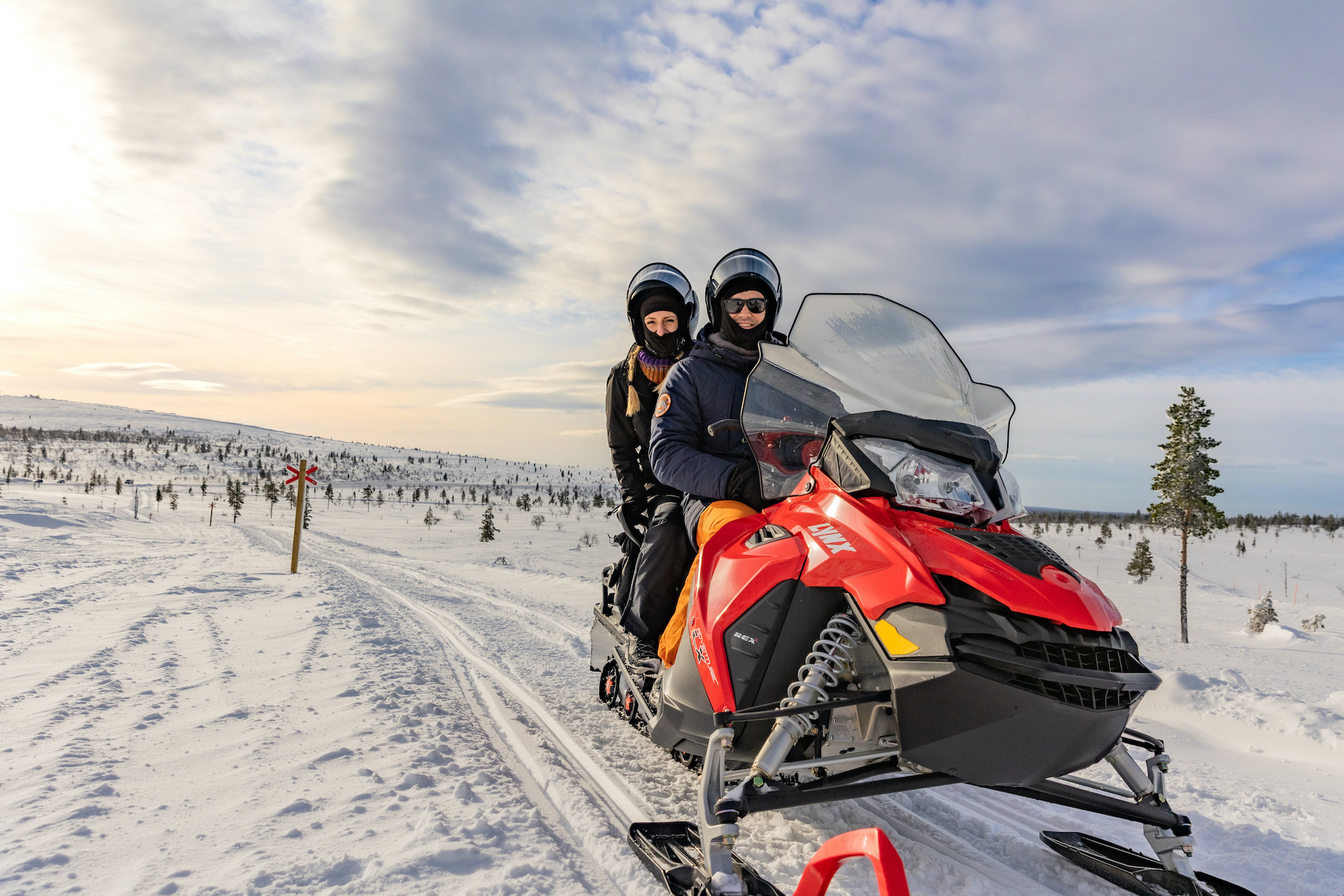 Snowmobile Tour Northern Lights Village Saariselkä Lappland Finnland