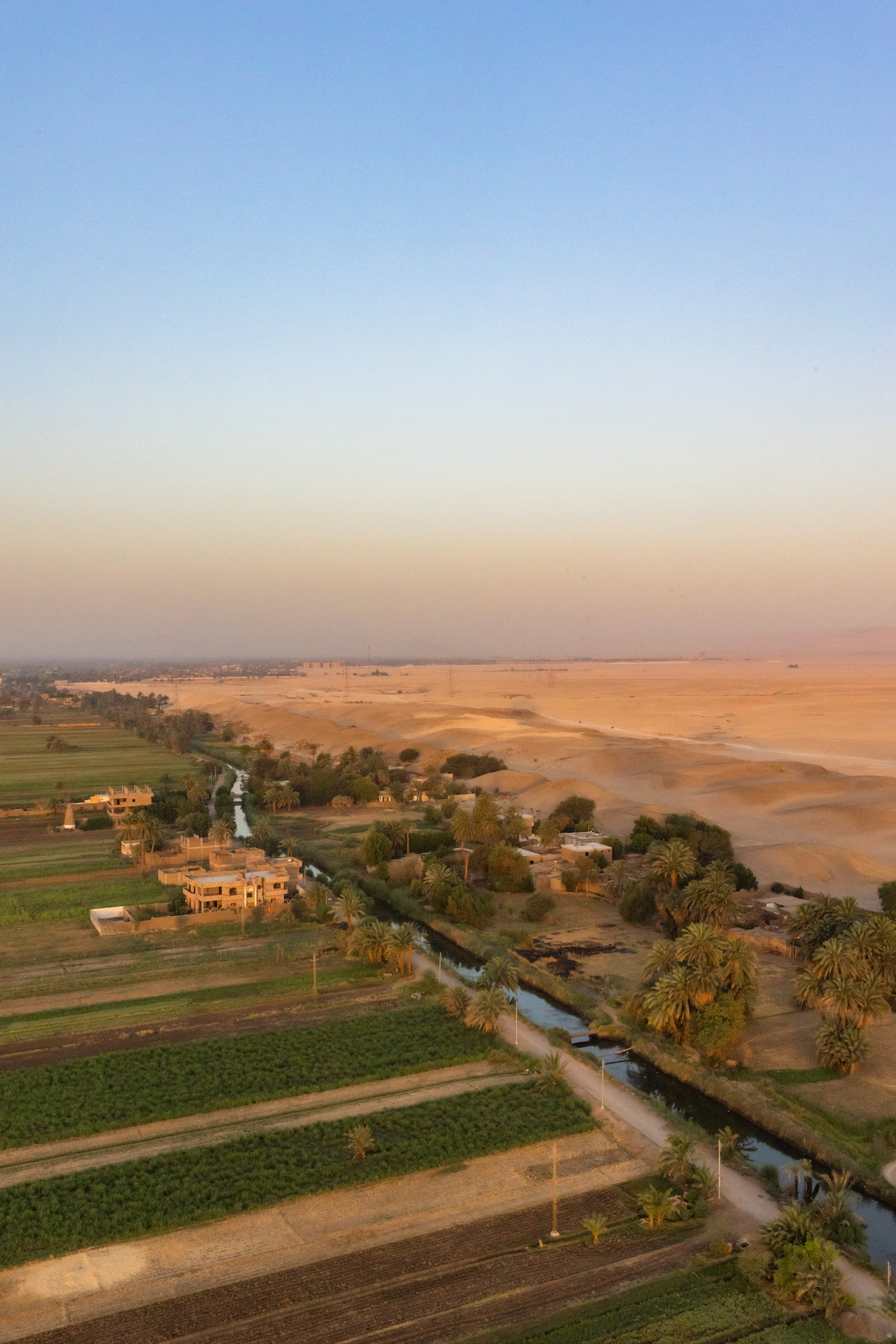Reiseziele Ägypten Egypt Heißluftballonfahrt Luxor Sonnenaufgang