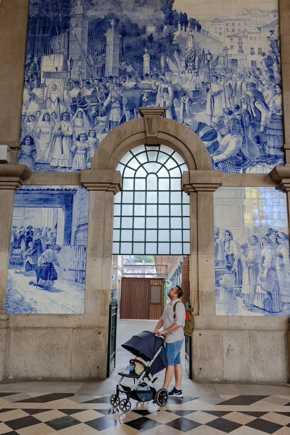 reiseziele_portugal-porto-bahnhof-sao-bento-kacheln