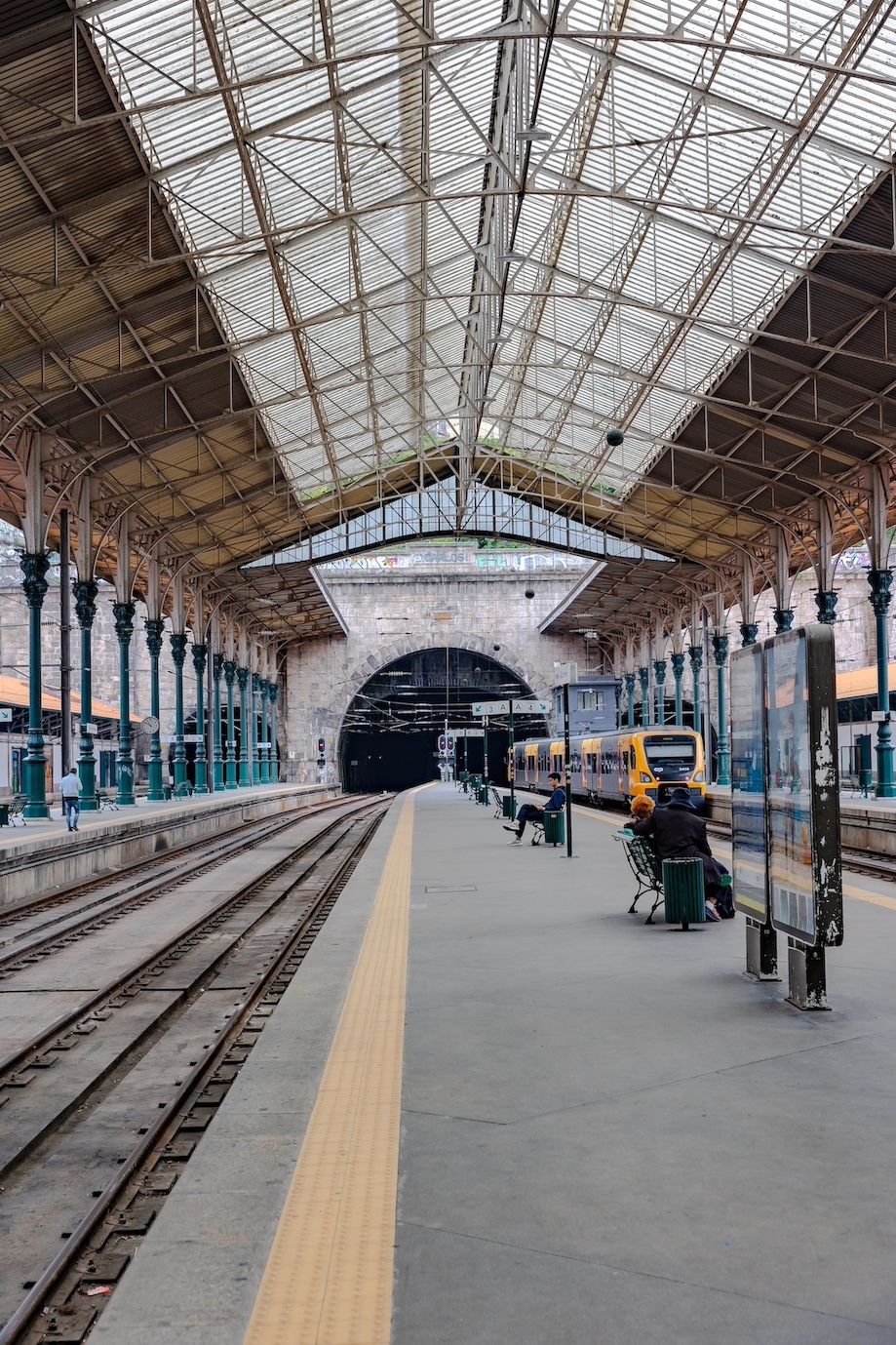 reiseziele_portugal-porto-bahnhof-sao-bento