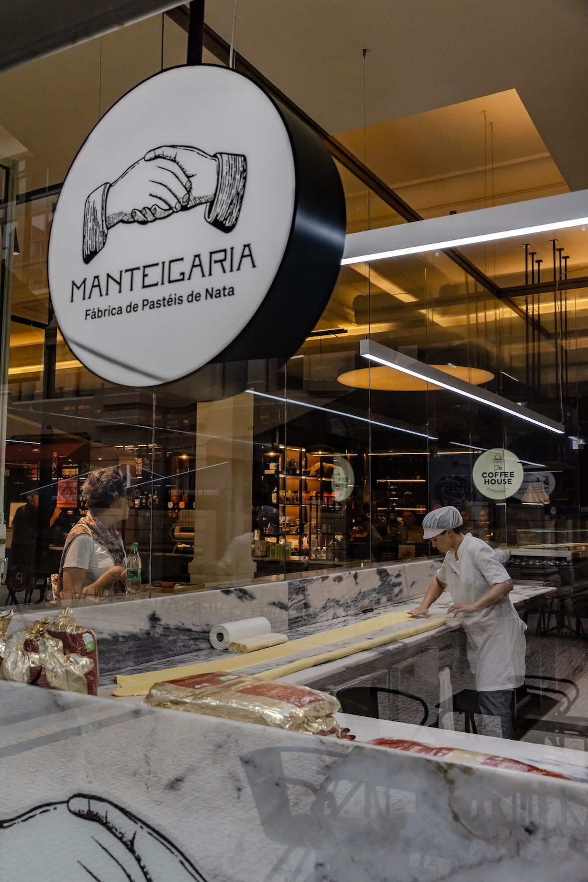 reiseziele_portugal-porto-beste-pasteis-de-nata-manteigaria-produktion