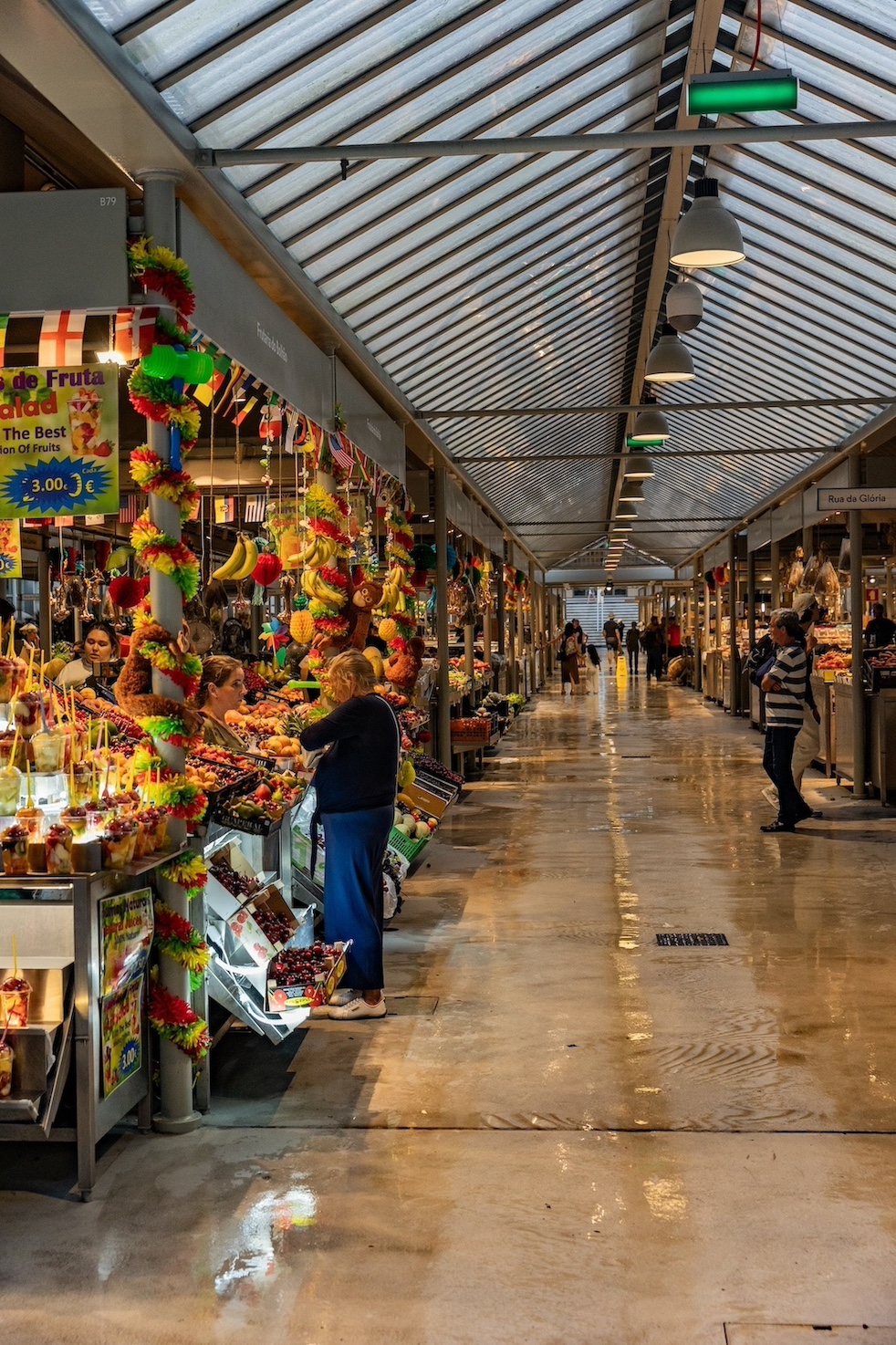 reiseziele_portugal-porto-bolhao-markt-halle-angebot