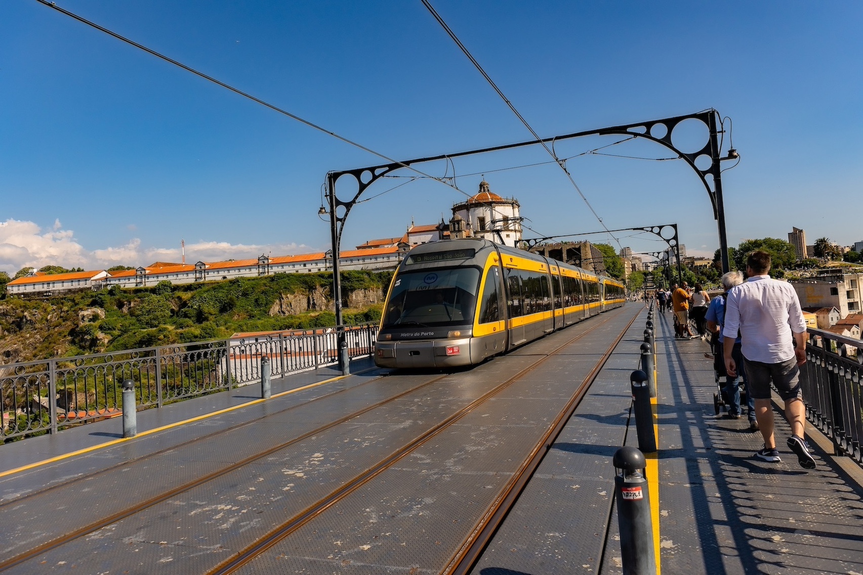 reiseziele_portugal-porto-metro