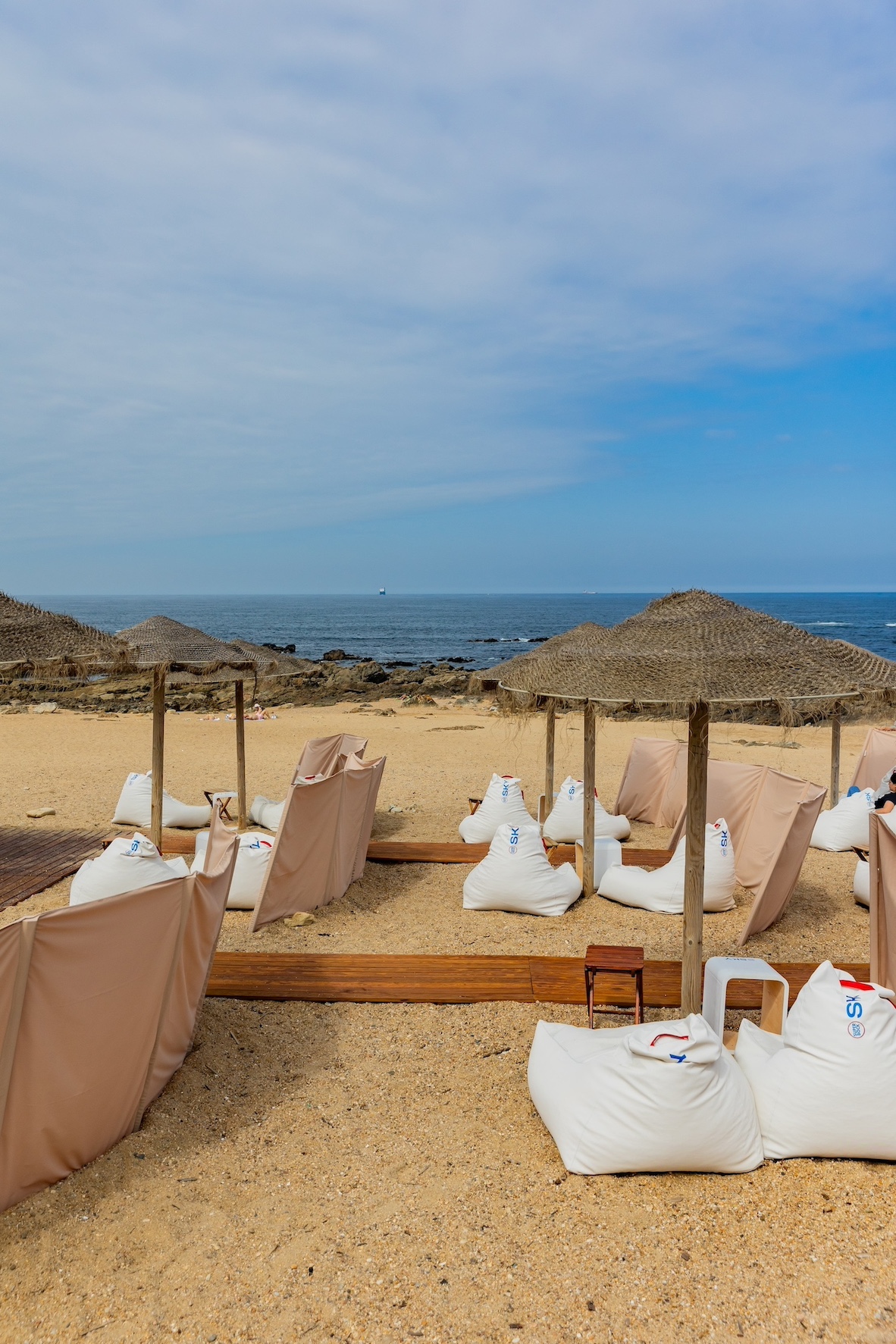 reiseziele_portugal-porto-praia-do-molhe-strand-beachbar